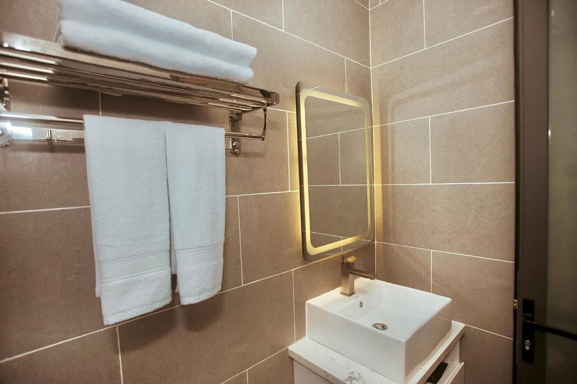 Lee Charming Hotel Nha Trang Kültér fotó